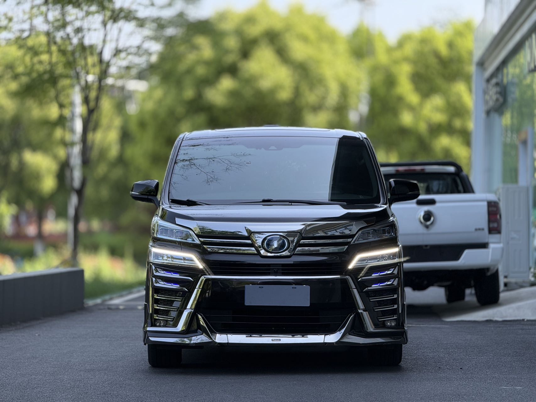 Toyota Vellfire (Import) 2020 Vellfire 2.5 CVT HV Premium