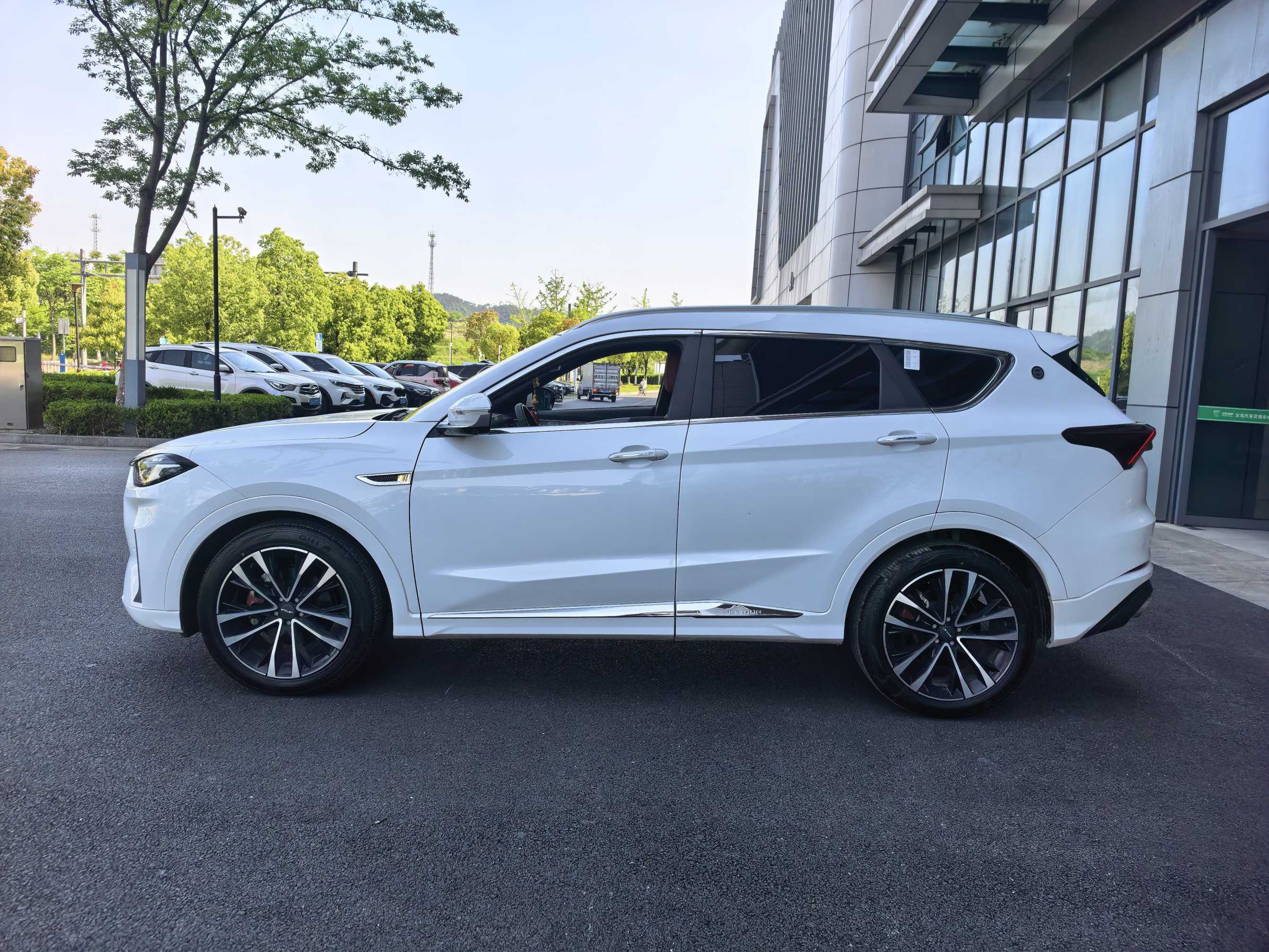 JETOUR 2023 X70 PLUS 1.6T Stronger 5-Seater