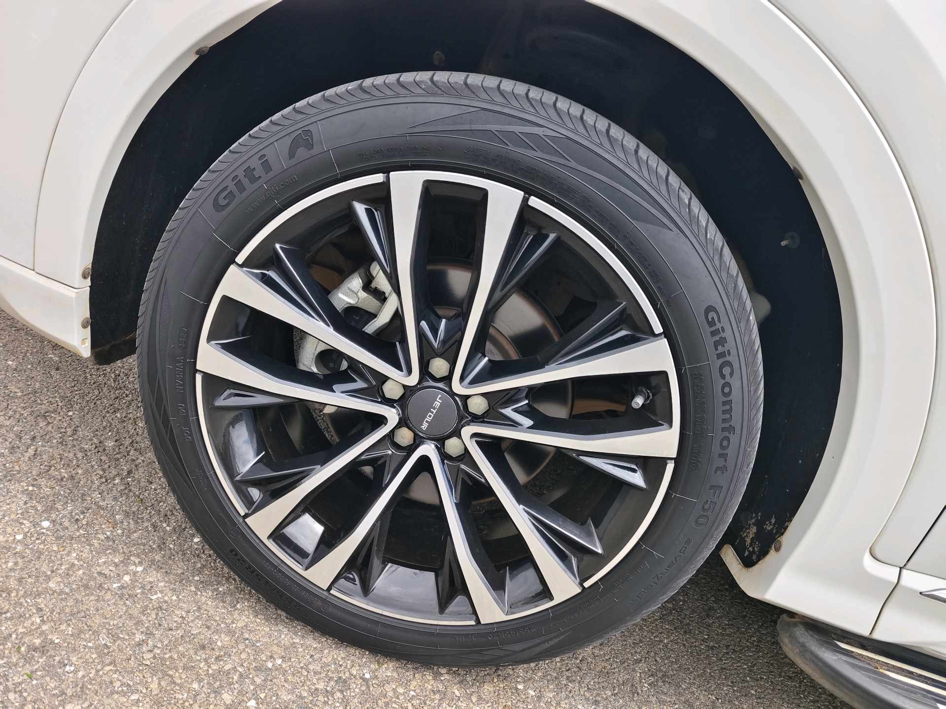 JETOUR 2021 X70 PLUS 1.6T Di 7-Seater