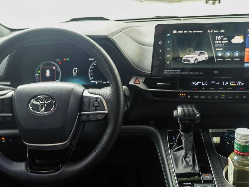 Toyota 2024 Sienna 2.5 CVT Platinum Edition
