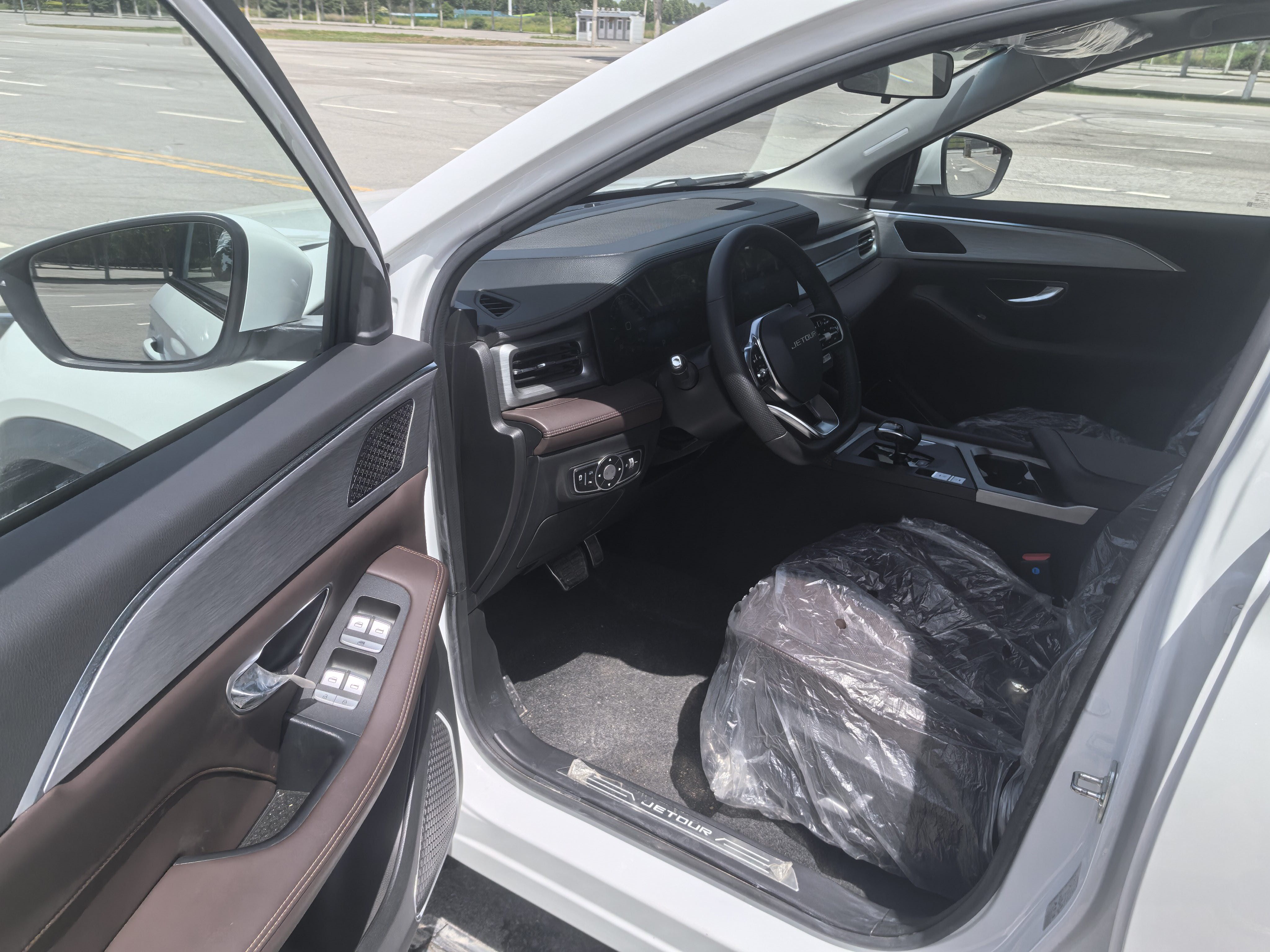 JETOUR 2021 X90 PLUS 1.6TD Villa 6-Seater