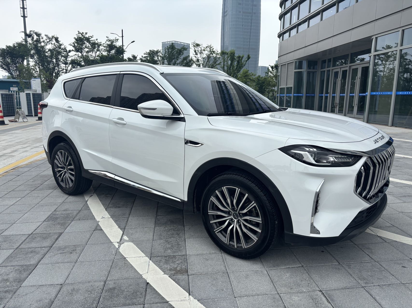 JETOUR 2025 X70 PLUS 1.5T Champion Edition PRO 5-Seater