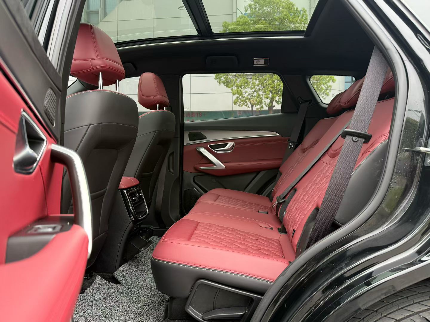 JETOUR 2024 X70 PLUS 1.5T Champion Edition MAX 5-Seater