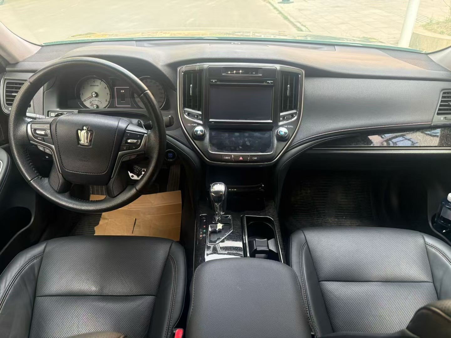 Toyota 2018 Crown 2.0T Fashion Edition
