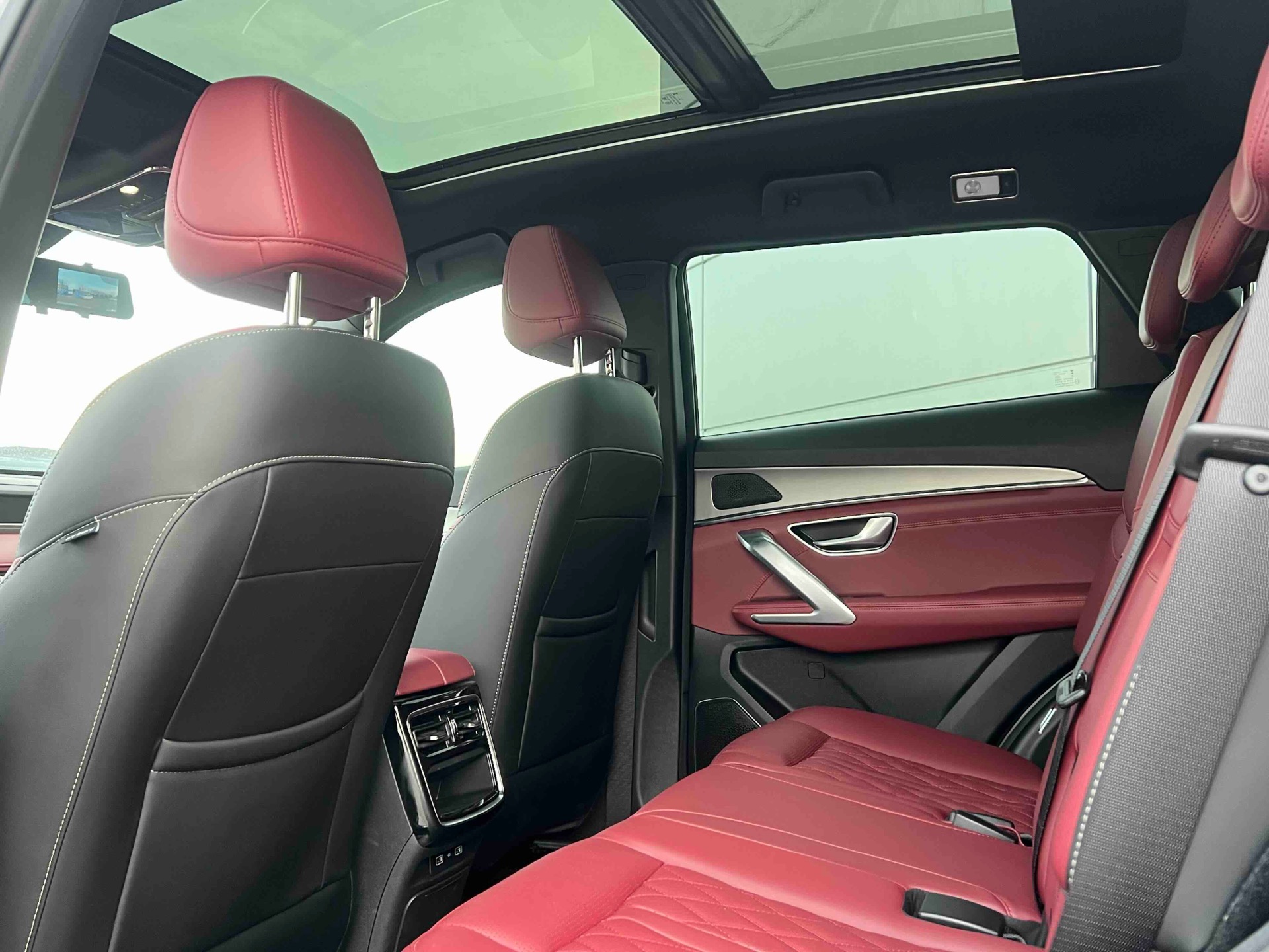 JETOUR 2025 X70 PLUS 1.5T Champion Edition PRO 5-Seater