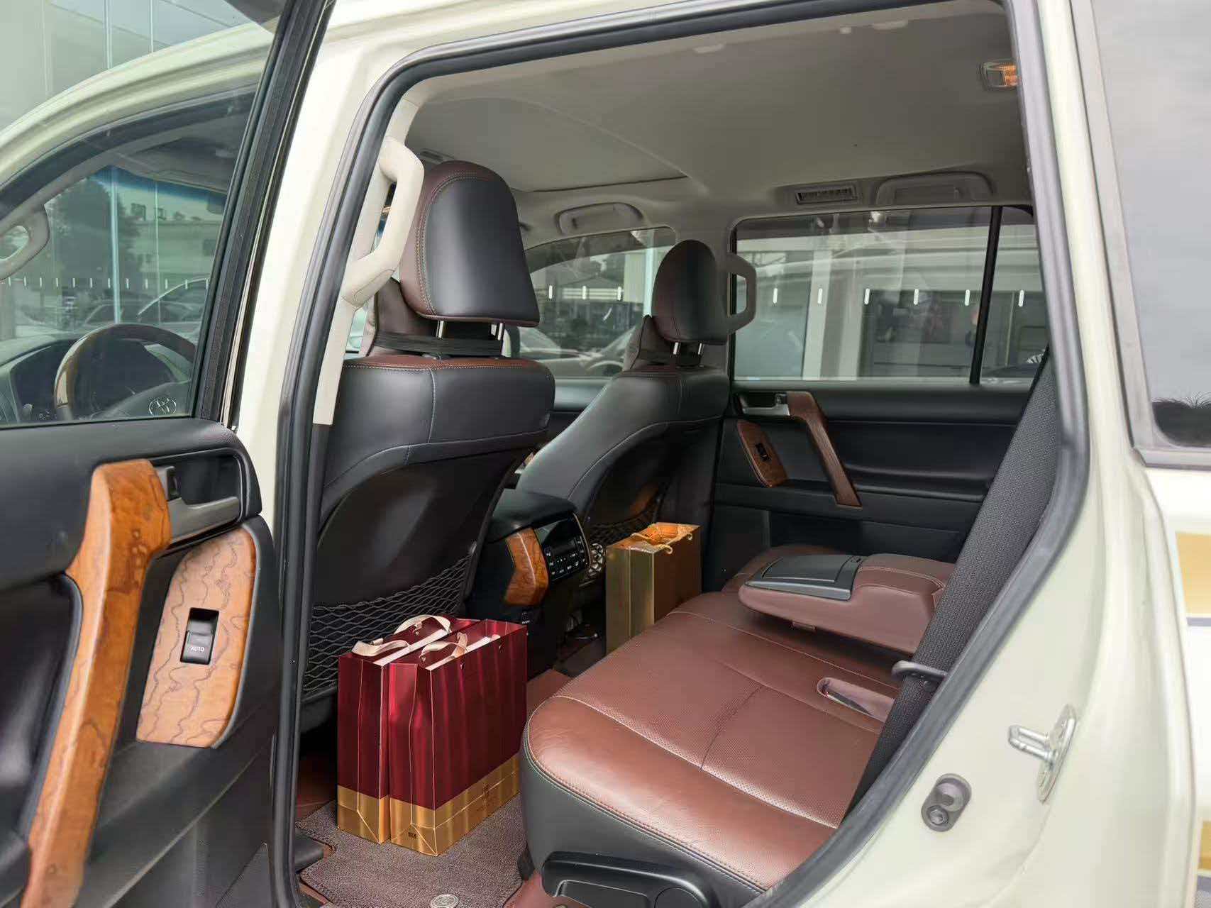 Toyota 2019 Prado 3.5 TX-L Premium (Rear-Mounted Spare Tire)