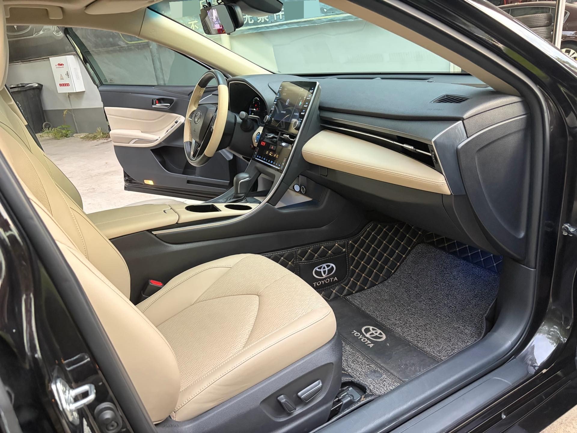Toyota 2019 Avalon Hybrid 2.5 CVT Luxury Edition