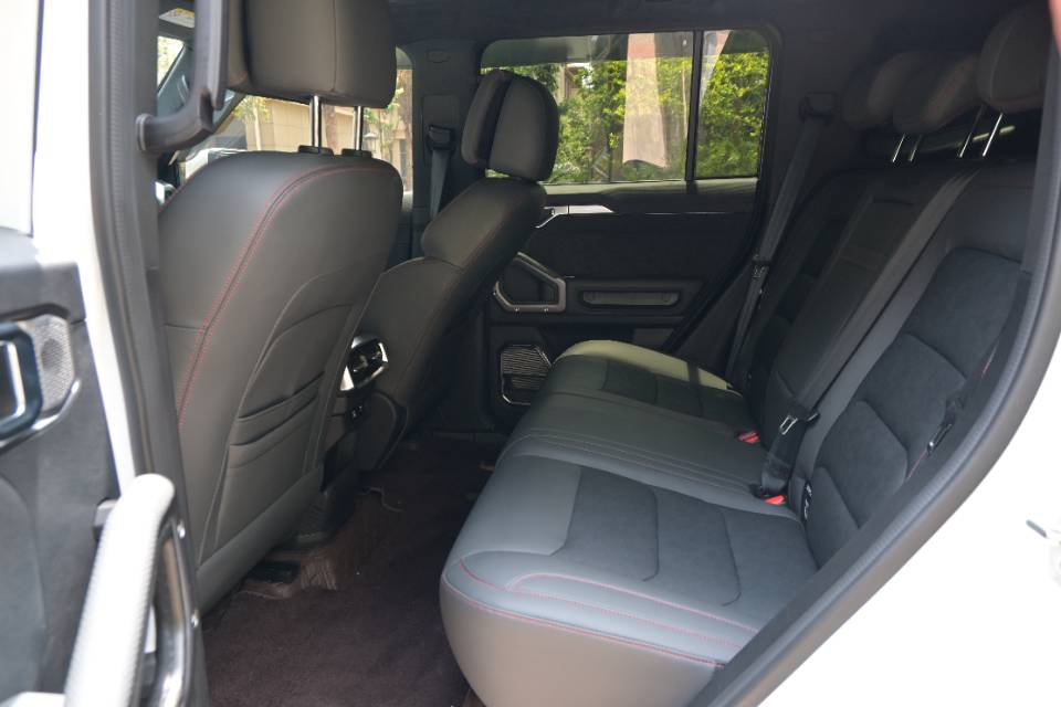 JETOUR 2024 Traveler 2.0T 4WD Silver Dragon Wings