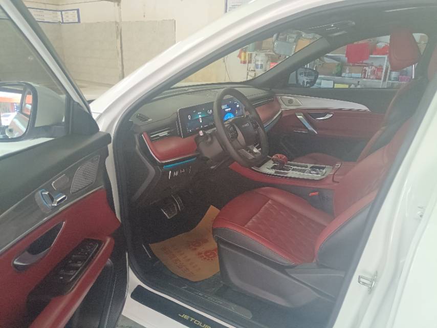 JETOUR 2023 X70 PLUS 1.5T Yongzhe PRO 7-Seater