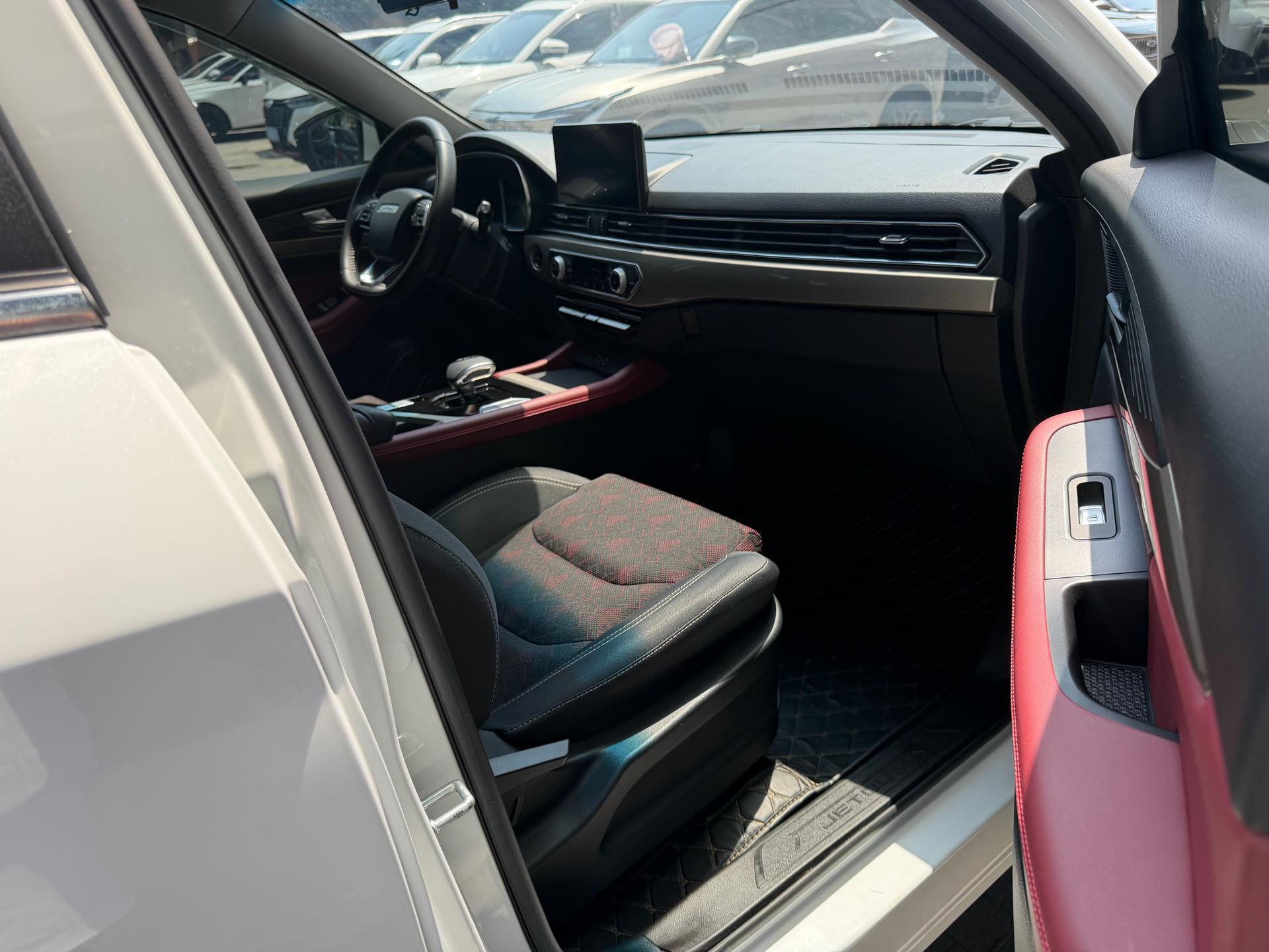 JETOUR 2023 X70 1.5T Beyond PRO 5-Seater