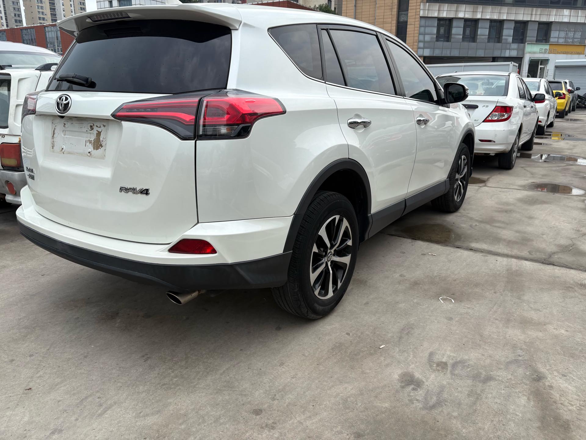 丰田 2019款 RAV4荣放 2.0 无级 两驱先锋版