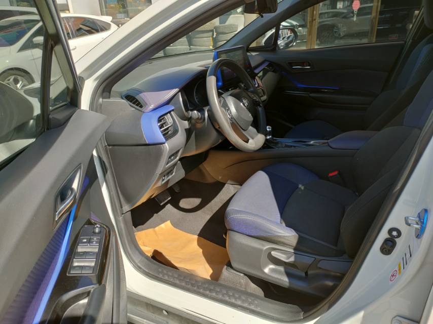 Toyota 2018 C-HR 2.0 CVT Leading Edition