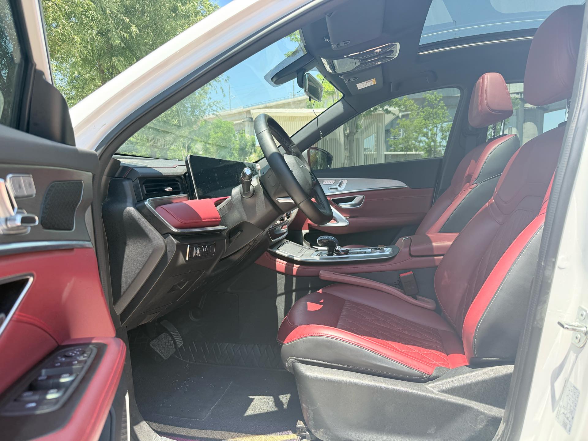 捷途 2024款 X70 PLUS 1.5T 冠军版MAX+5座