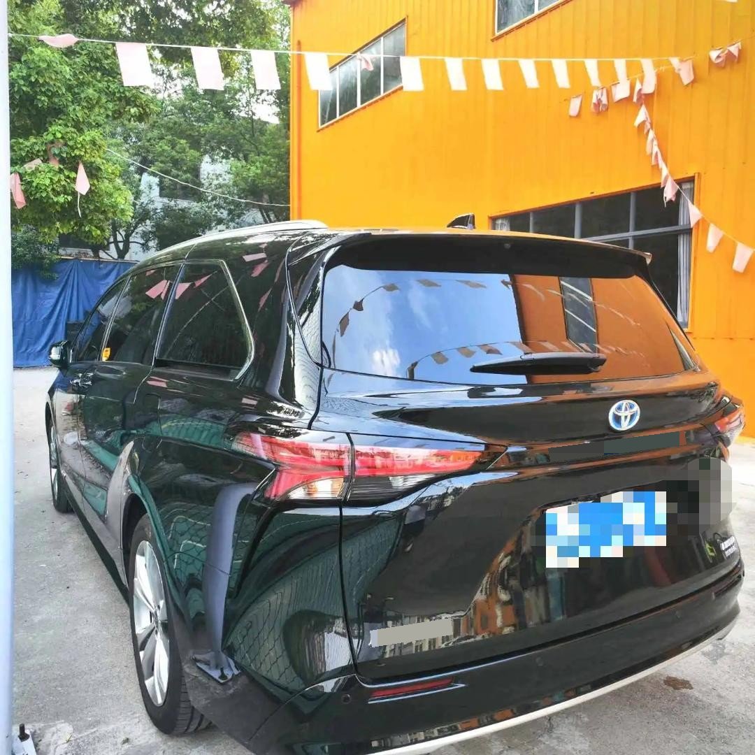 Toyota 2023 Sienna 2.5 CVT Premium Edition
