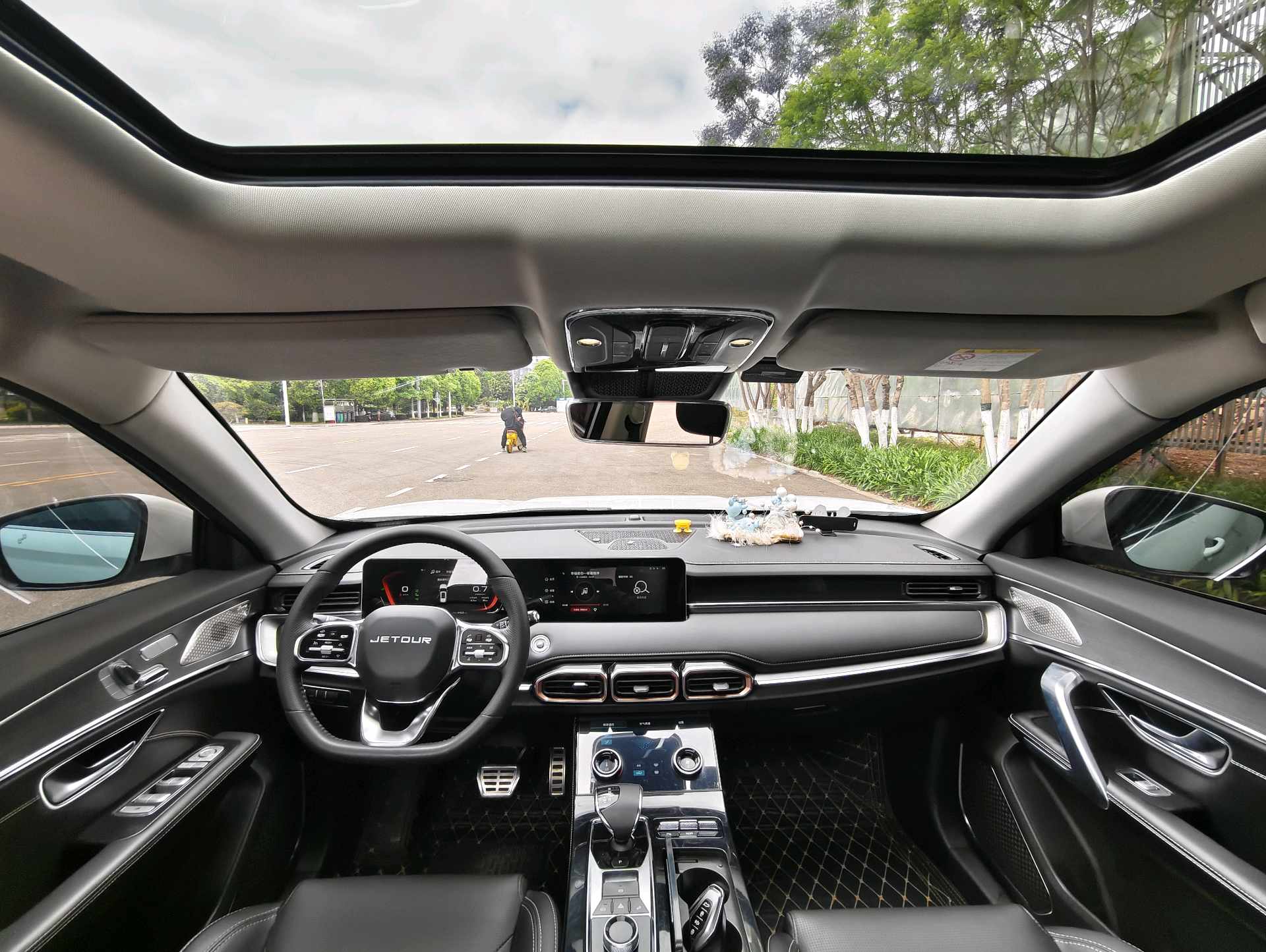 JETOUR 2021 X70 PLUS 1.6T Di 7-Seater