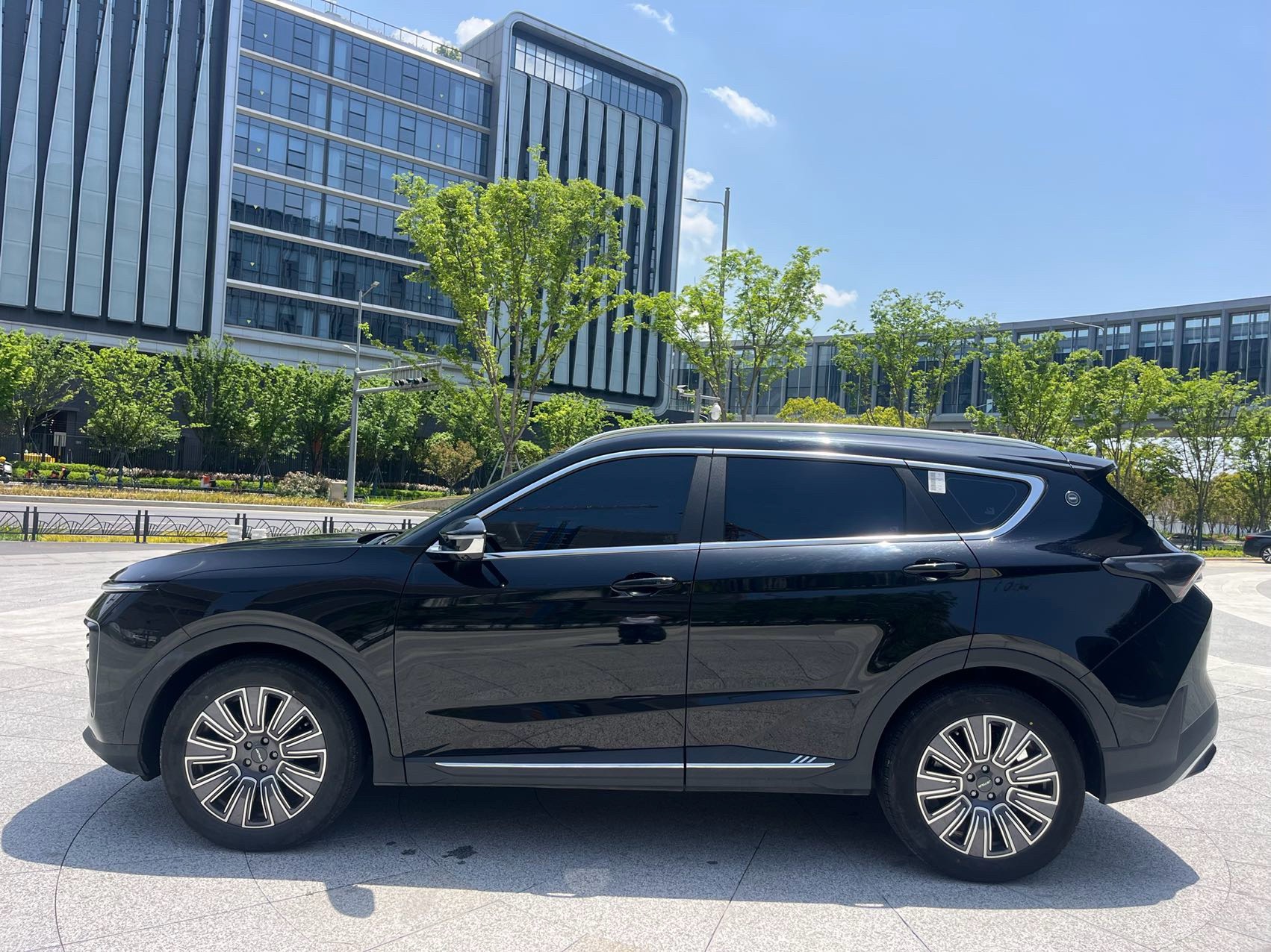 JETOUR 2025 X70 PLUS 1.5T Luxury Surge Edition 5-Seater