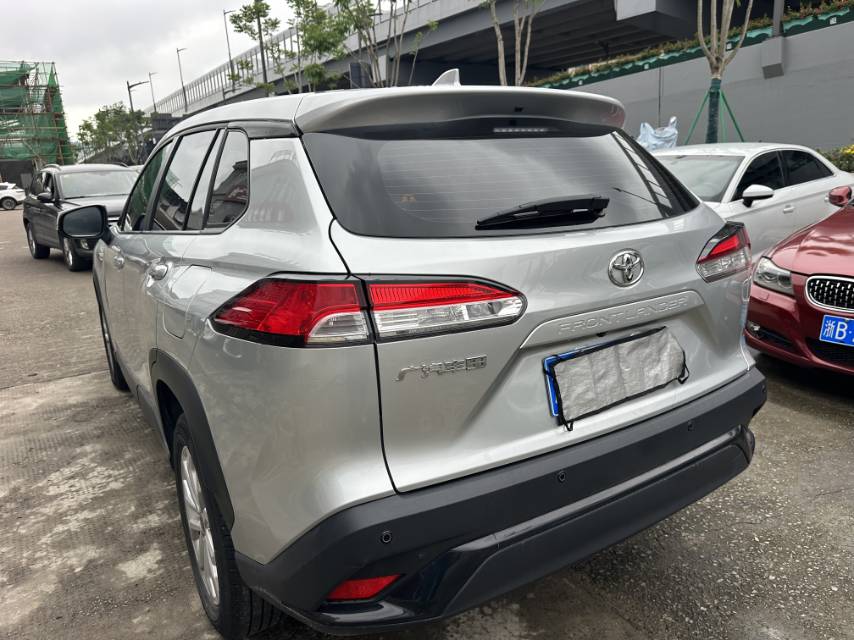 Toyota 2022 Frontlander 2.0 CVT Leading Edition
