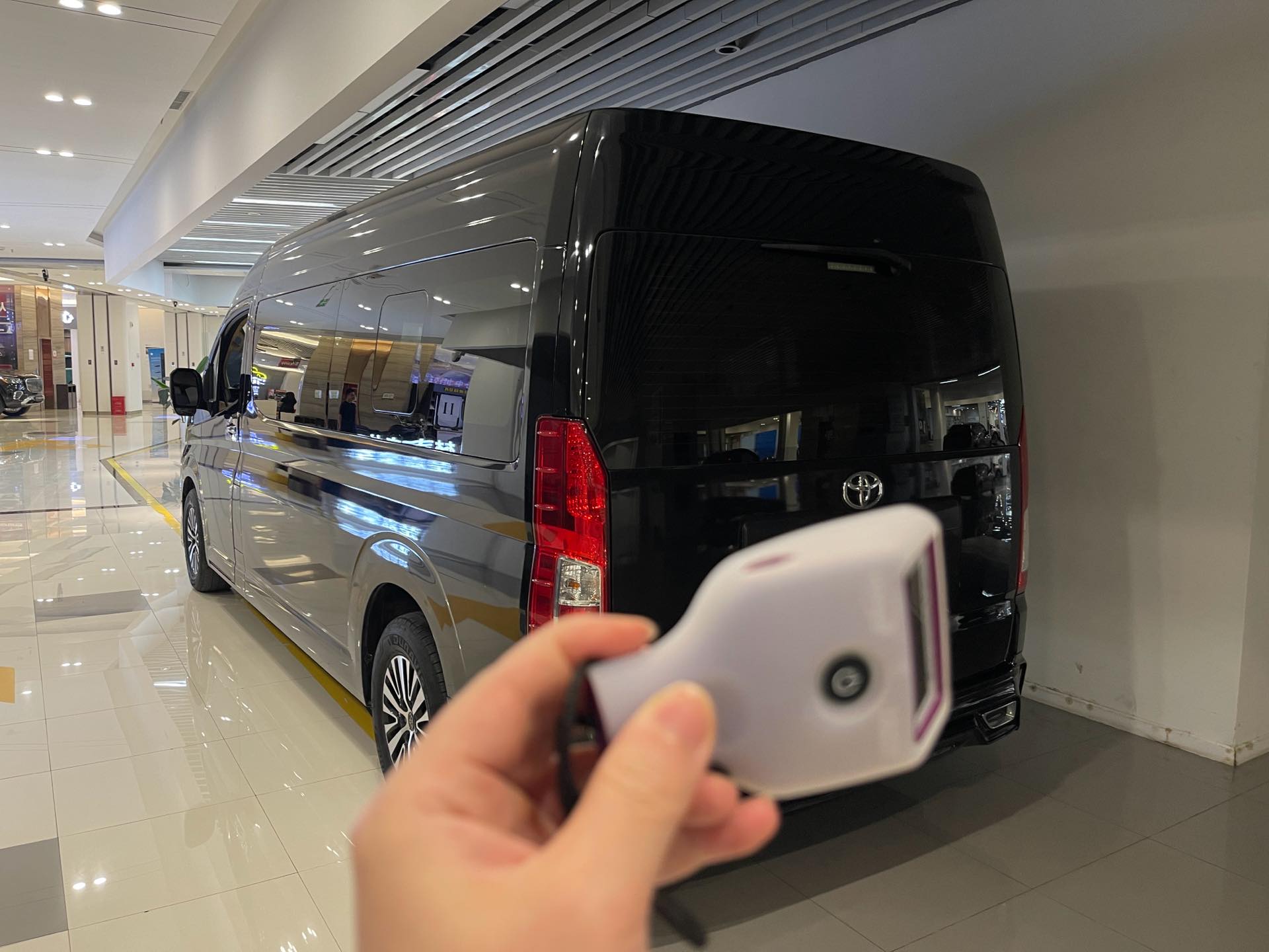 Toyota Hiace (Import) 2019 Hiace 3.5 Middle East Version