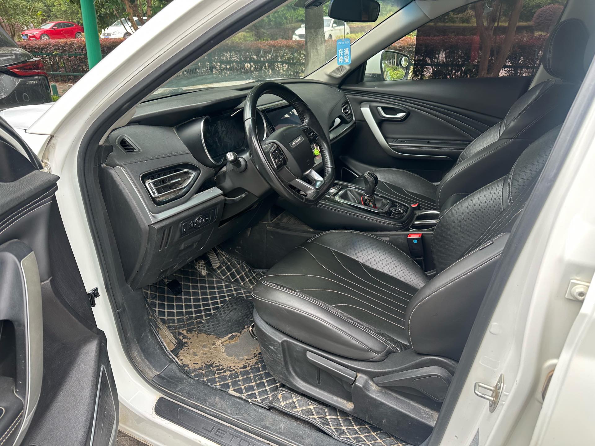 捷途 2018款 X70 1.5T 悦行版5座