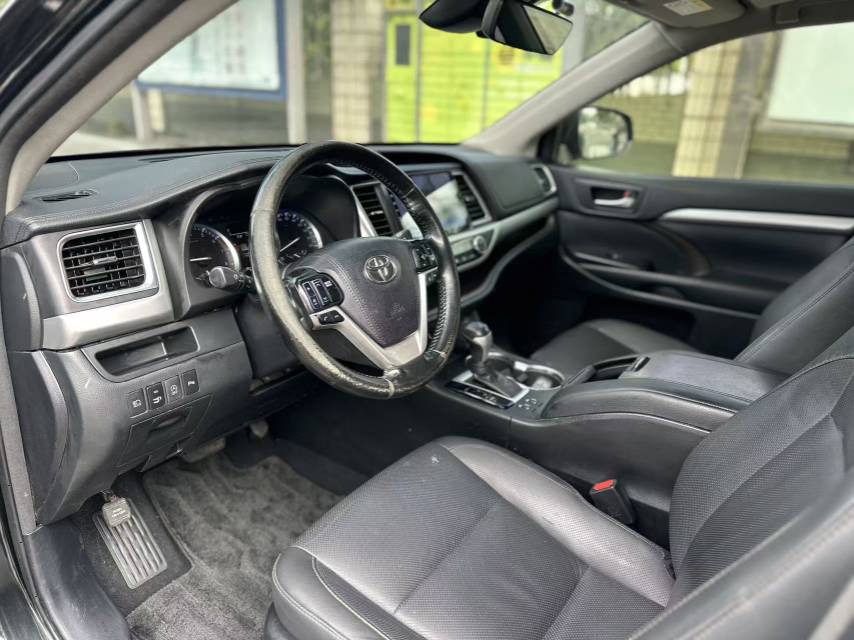 Toyota 2018 Highlander 2.0T 2WD Luxury 7-Seater