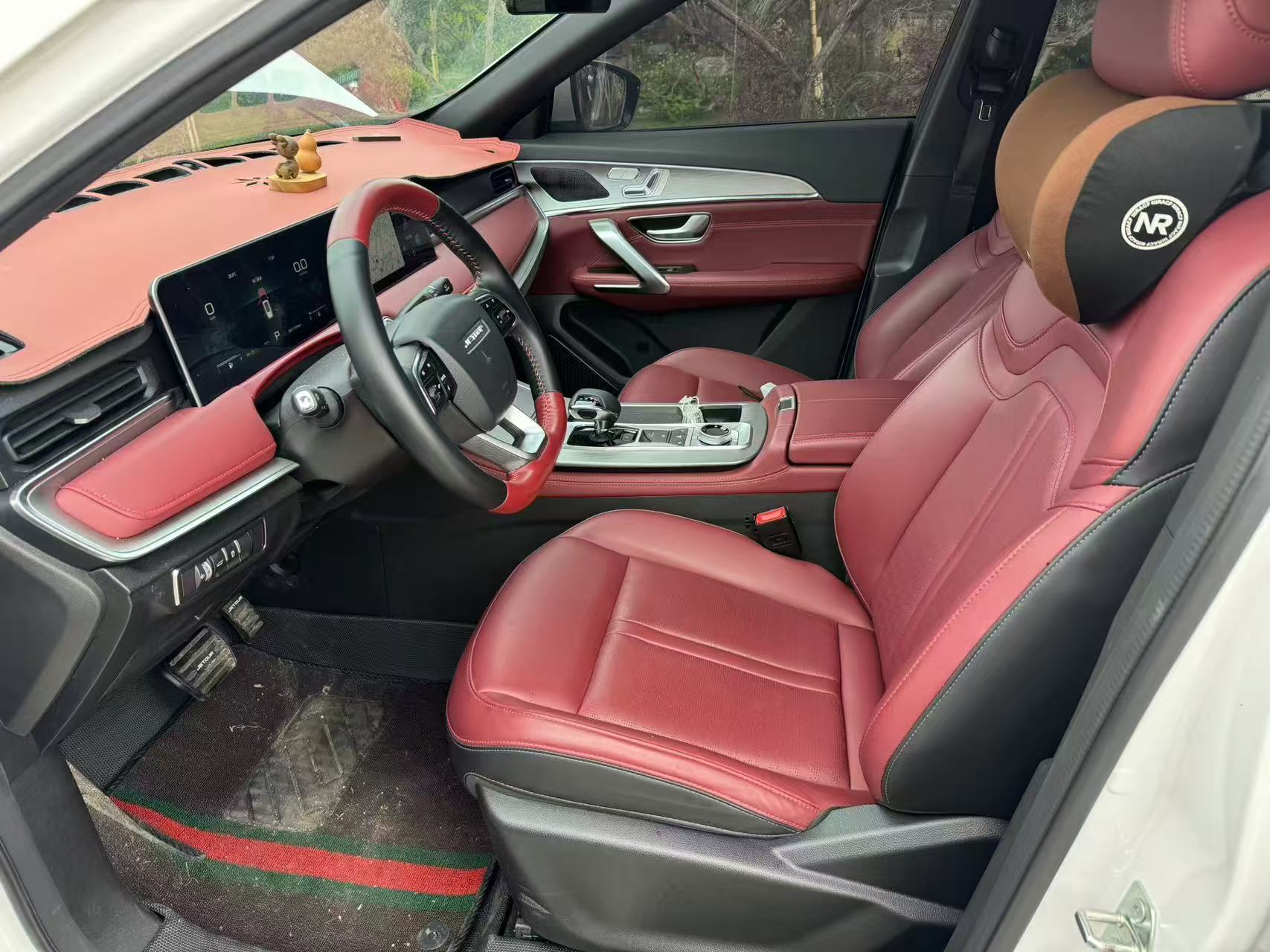 JETOUR 2025 X70 PLUS 1.5T Champion Edition MAX 5-Seater