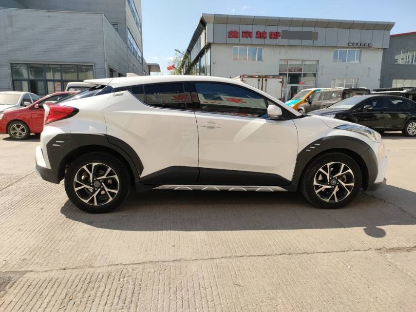 Toyota 2018 C-HR 2.0 CVT Leading Edition