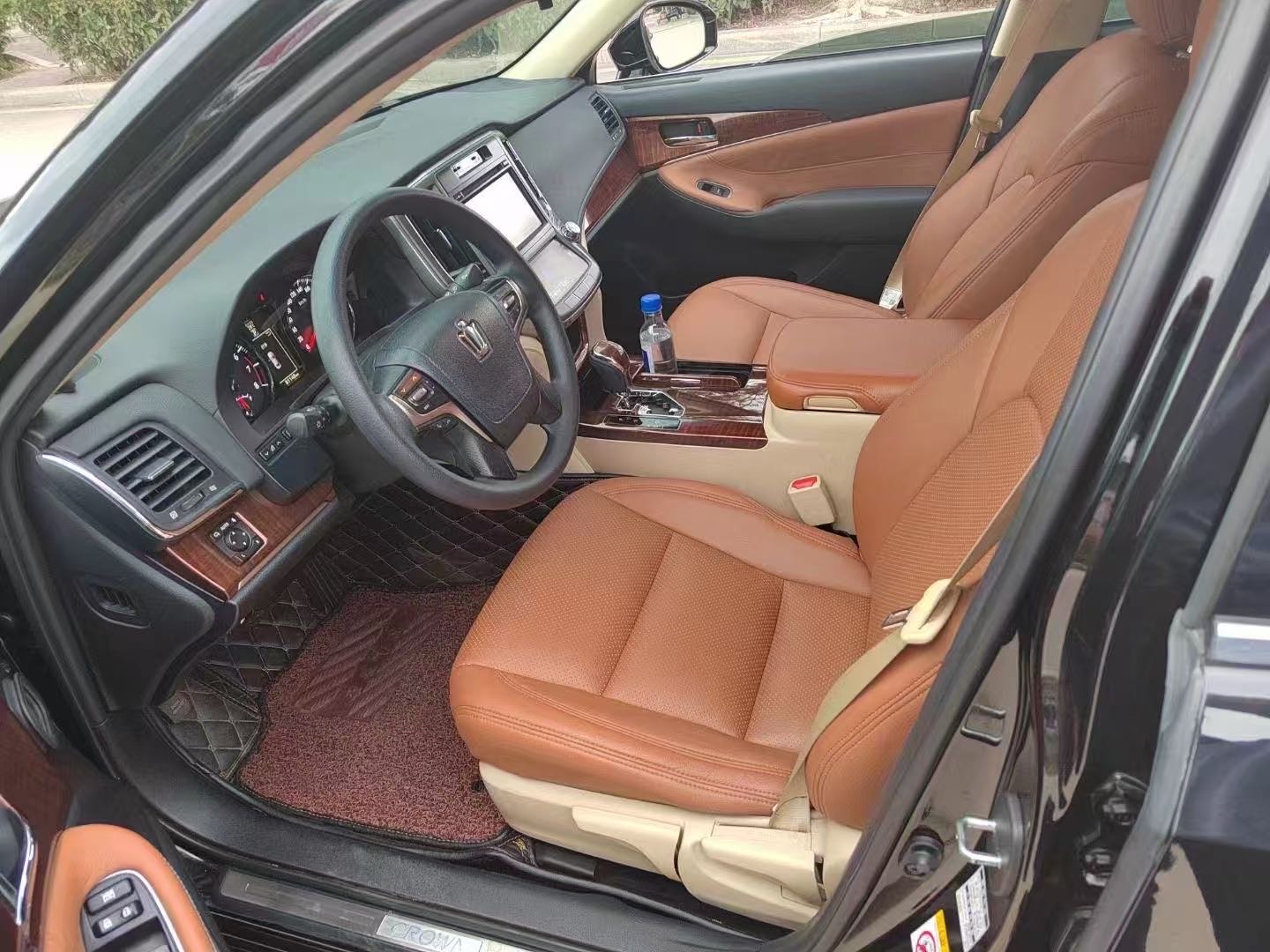 Toyota 2015 Crown 2.0T Fashion Edition