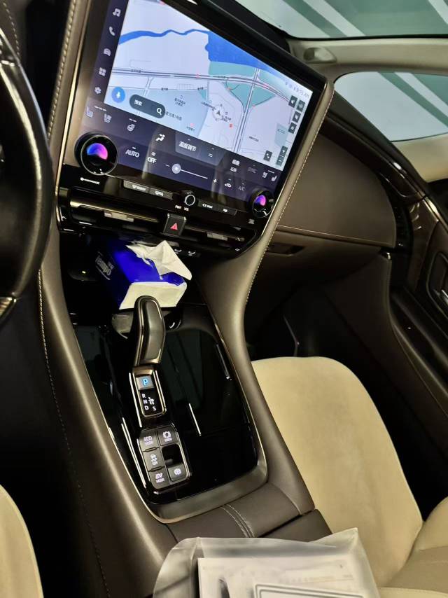 Toyota Vellfire (Import) 2024 Crown Vellfire 2.5 CVT Supreme Executive Edition