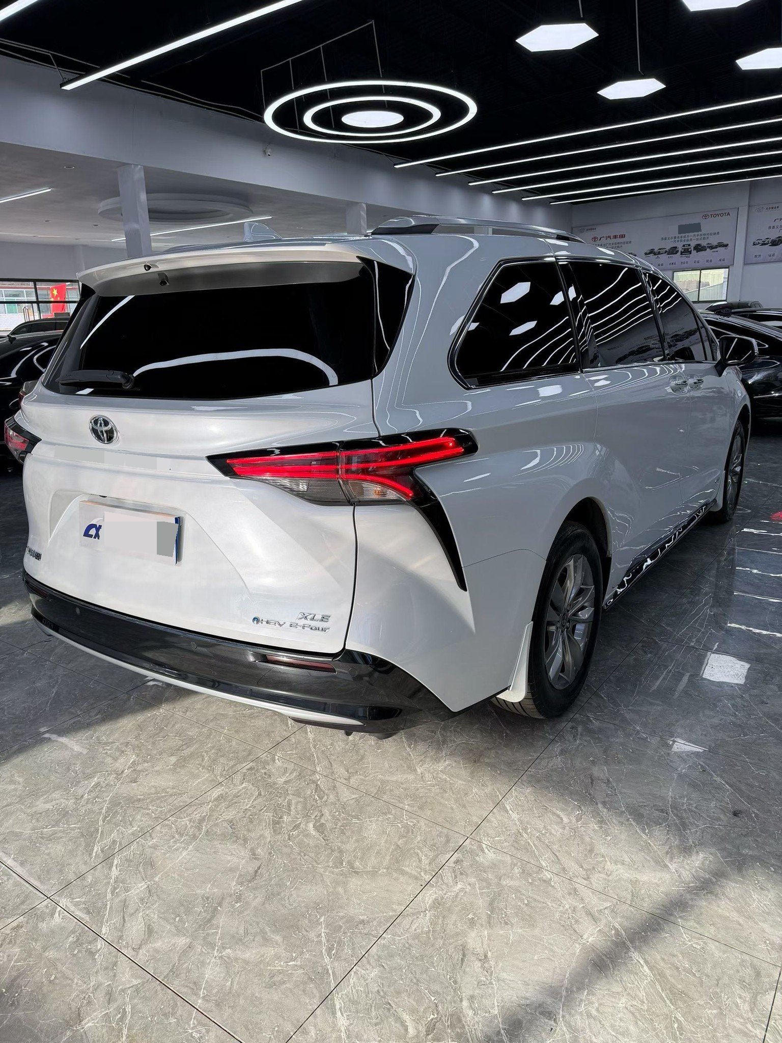 Toyota 2024 Sienna 2.5 CVT 4WD Luxury