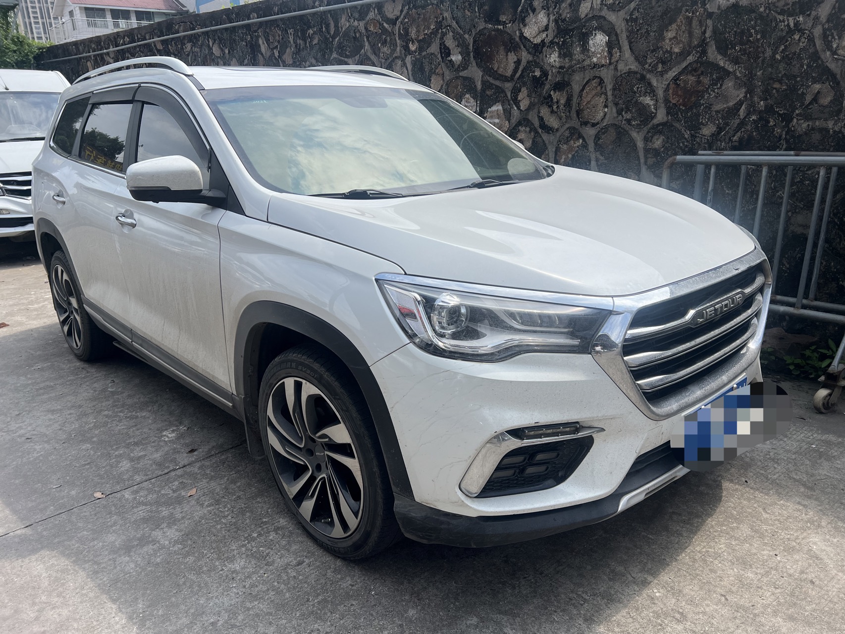 捷途 2019款 X90 1.5T 尊享型6座