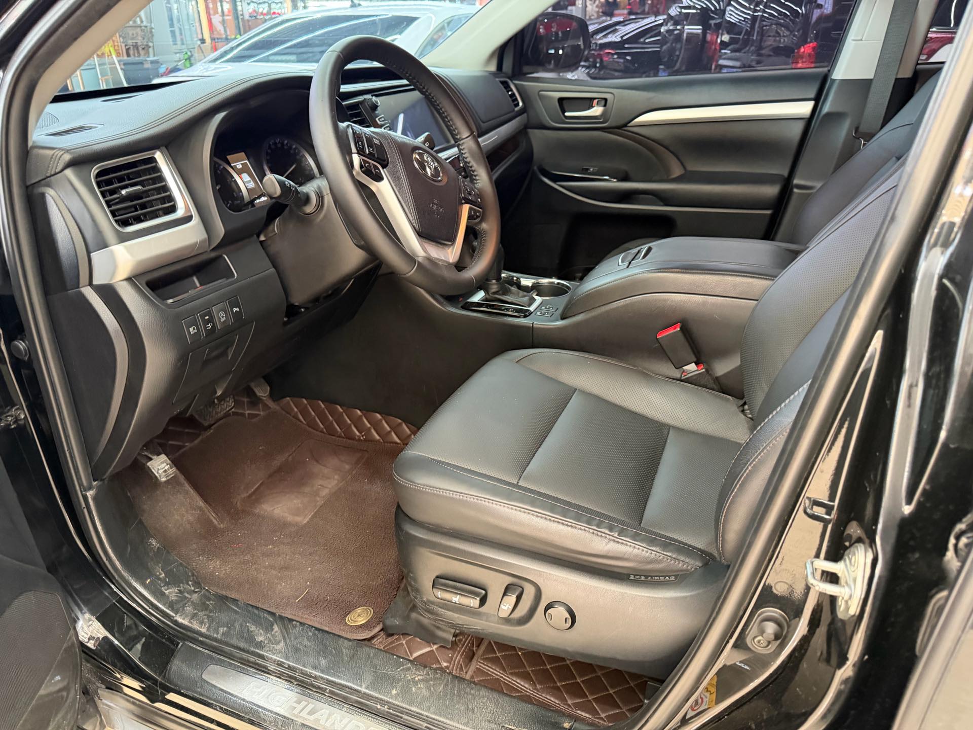 Toyota 2019 Highlander 2.0T 4WD Luxury 7-Seater
