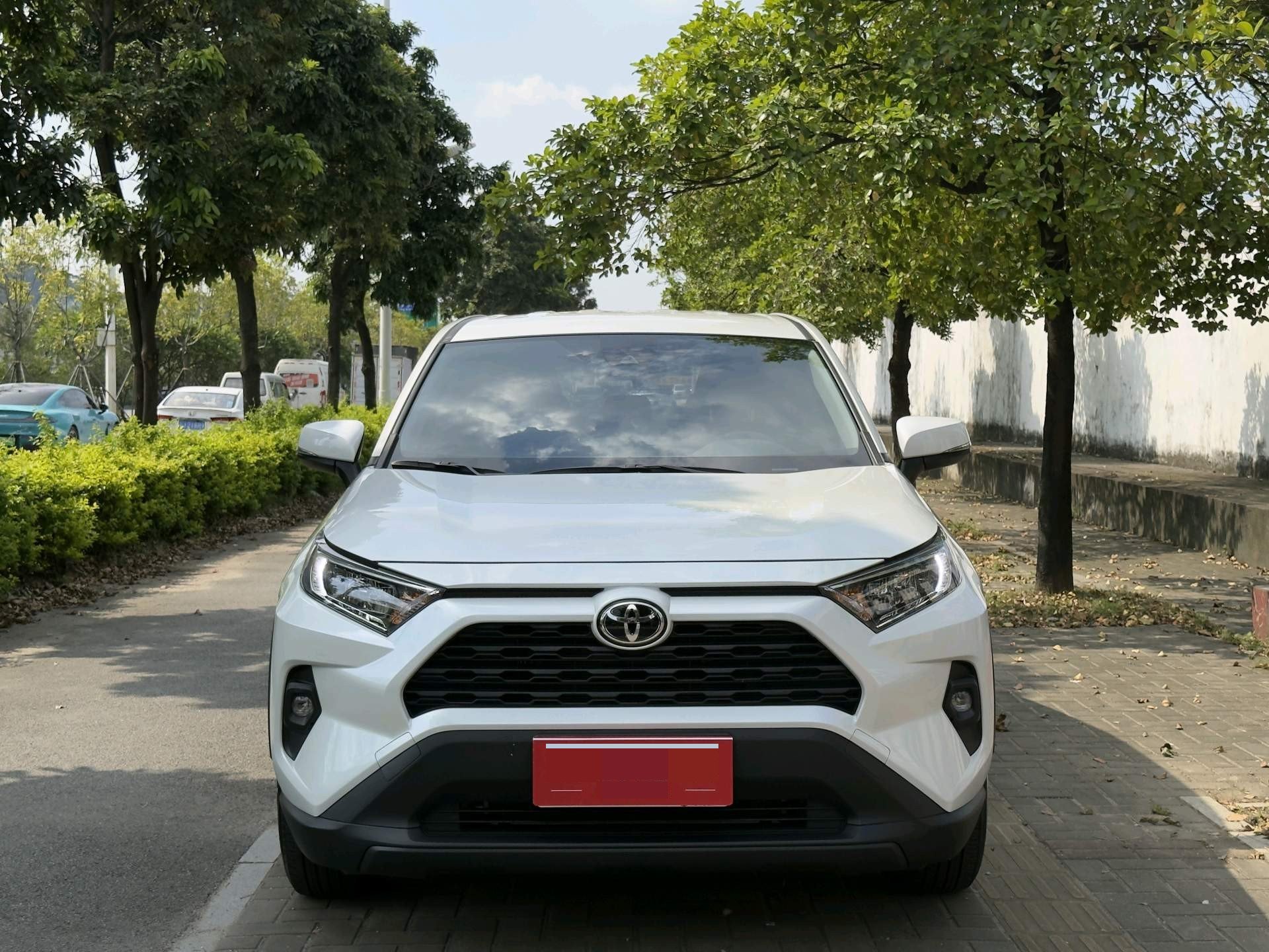 丰田 2024款 RAV4荣放 2.0 无级 两驱都市版