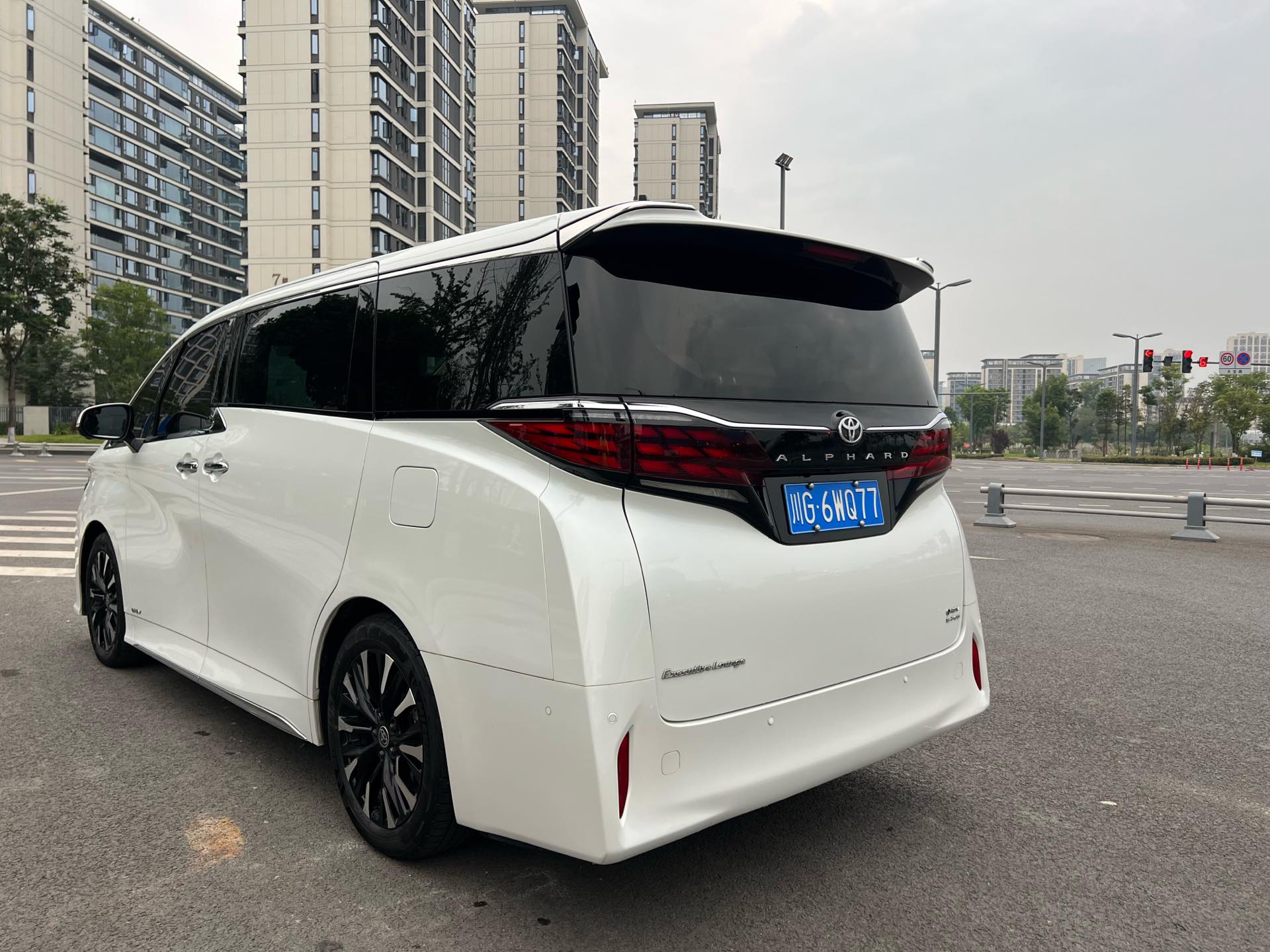 Toyota Alphard (Import) 2024 Alphard 2.5 CVT Zhenxiang Edition