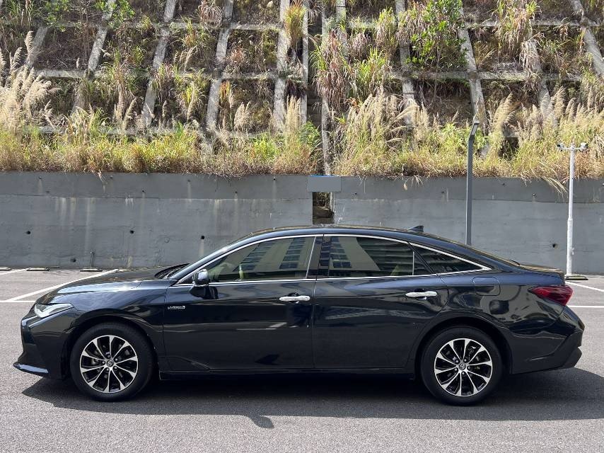 Toyota 2022 Avalon Hybrid 2.5 CVT Luxury Edition