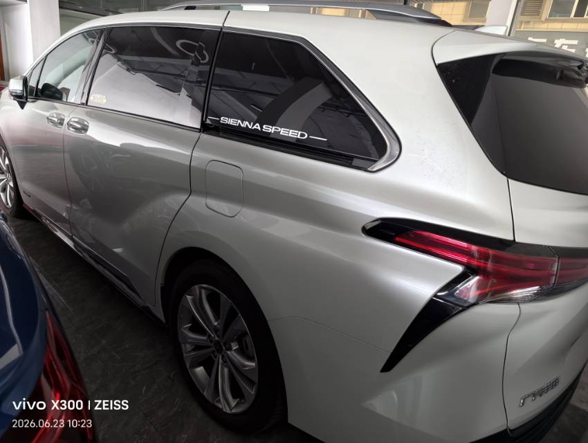 Toyota 2021 Sienna 2.5 CVT Platinum Edition