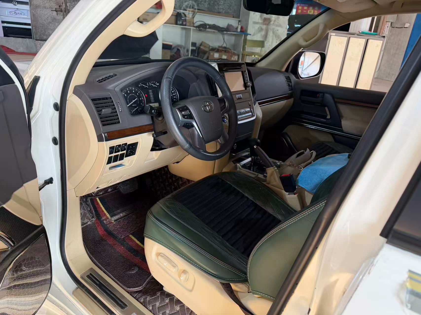 Toyota Land Cruiser (Import) 2017 Land Cruiser 4.0 STD Middle East Version