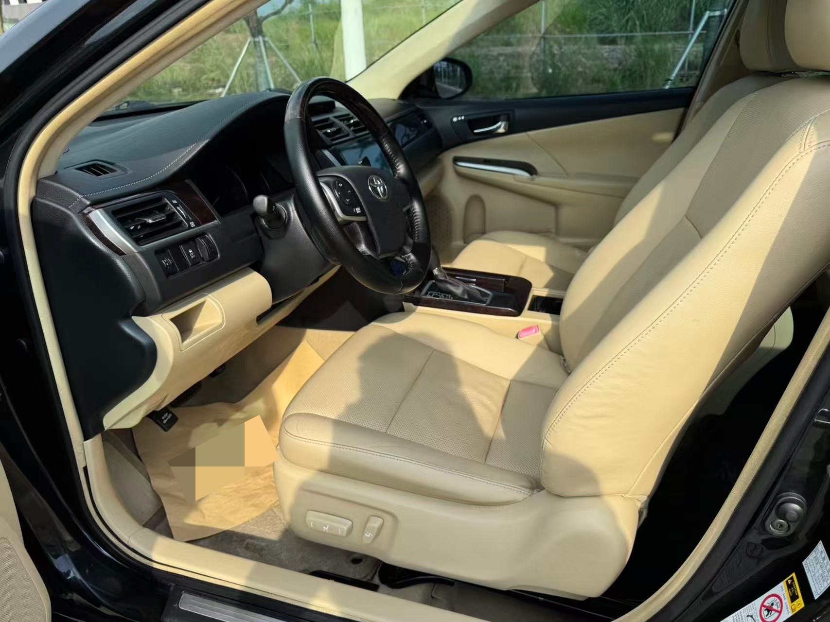 Toyota 2015 Camry 2.0G D-4S Leading Edition