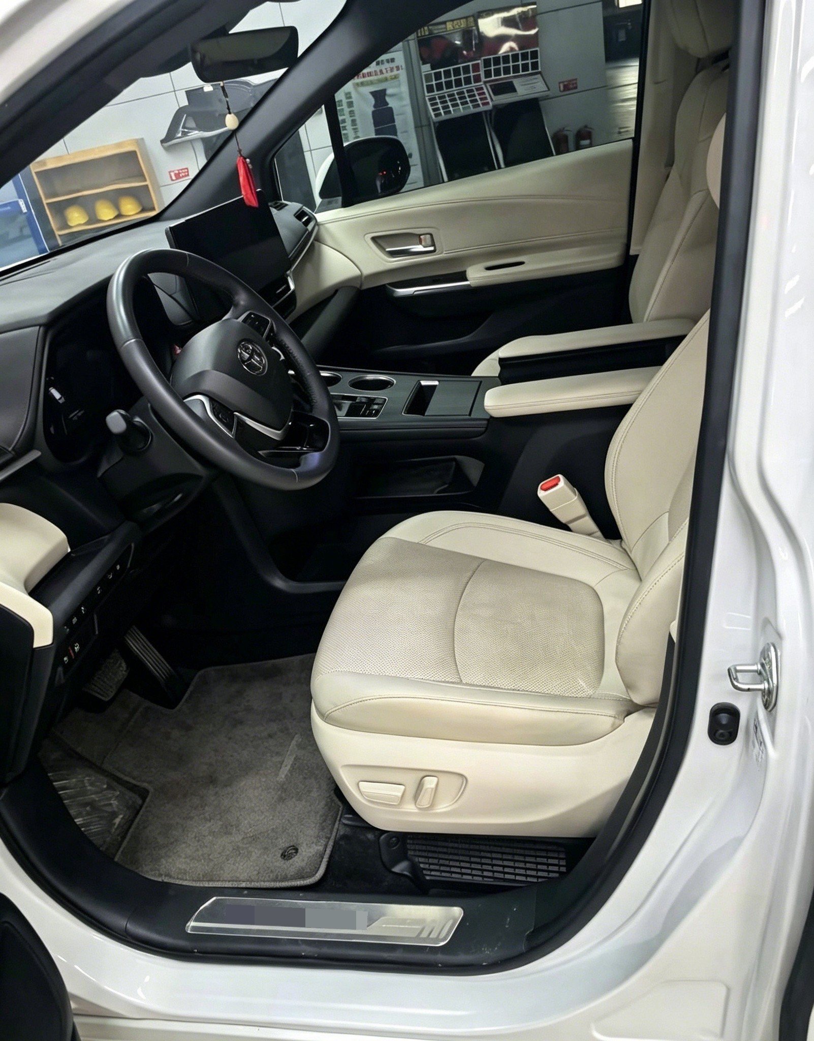 Toyota 2024 Sienna 2.5 CVT 4WD Premium