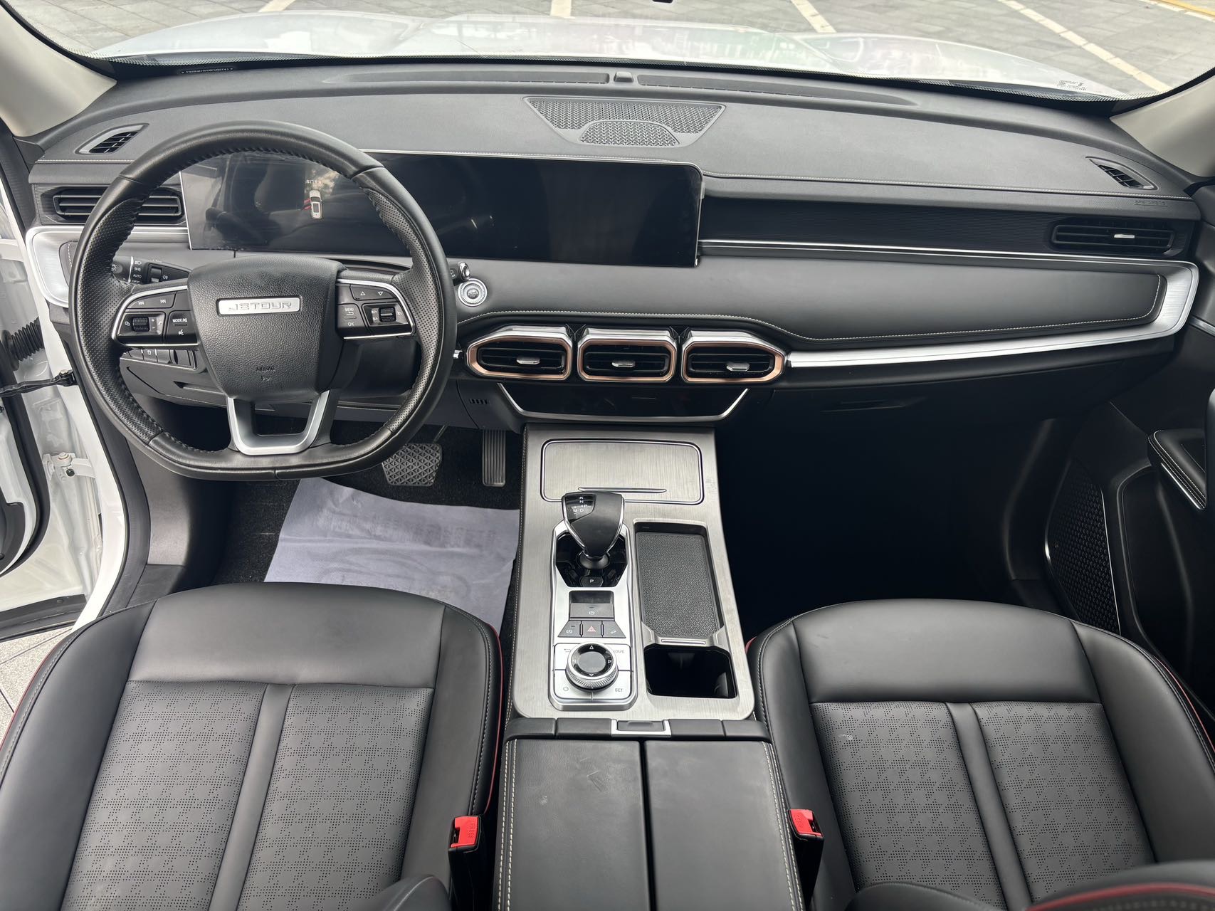 JETOUR 2025 X70 PLUS 1.5T Champion Edition PRO 5-Seater