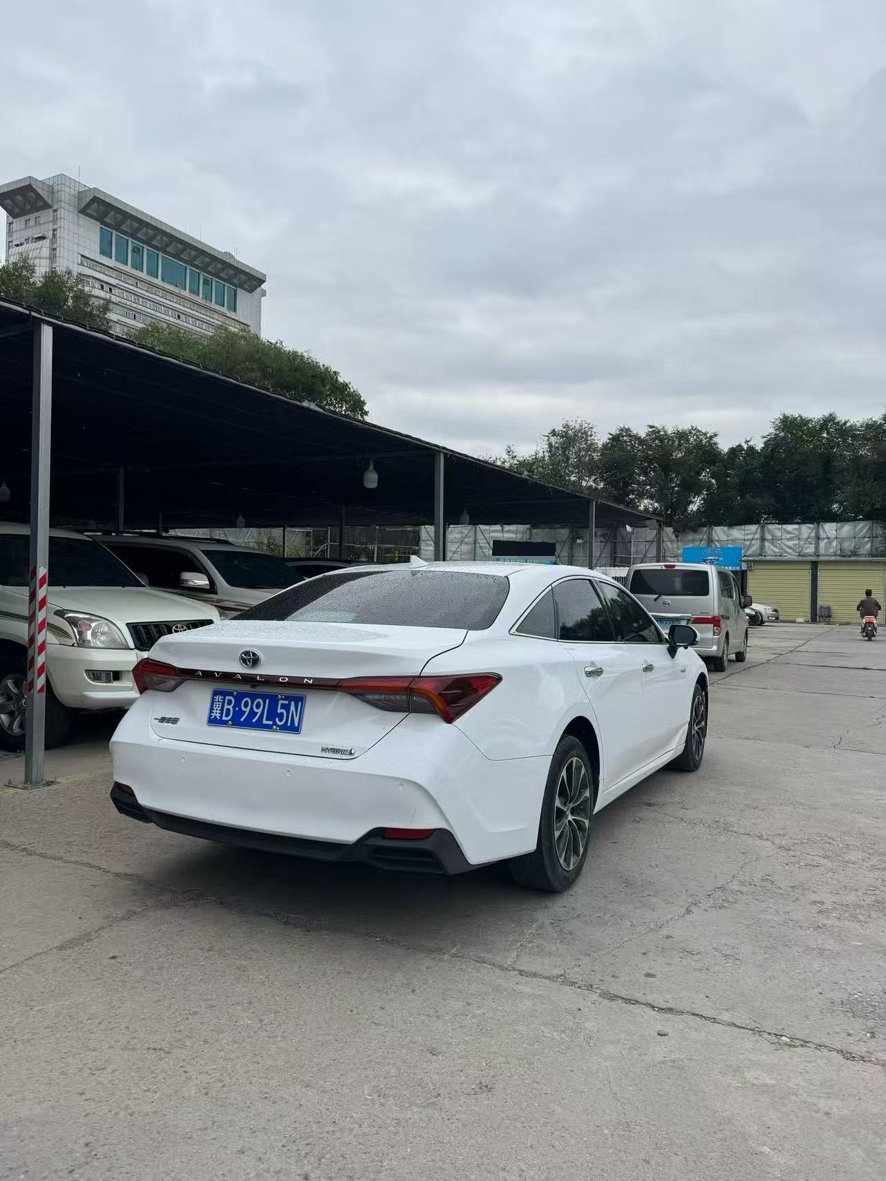 Toyota 2023 Avalon Hybrid 2.5 CVT Luxury Edition