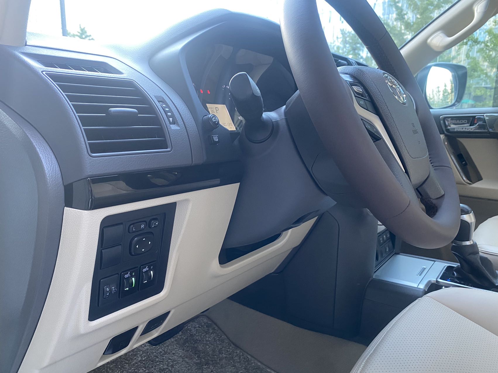 丰田 普拉多(进口) 2019款 普拉多 4.0 VXR 中东版