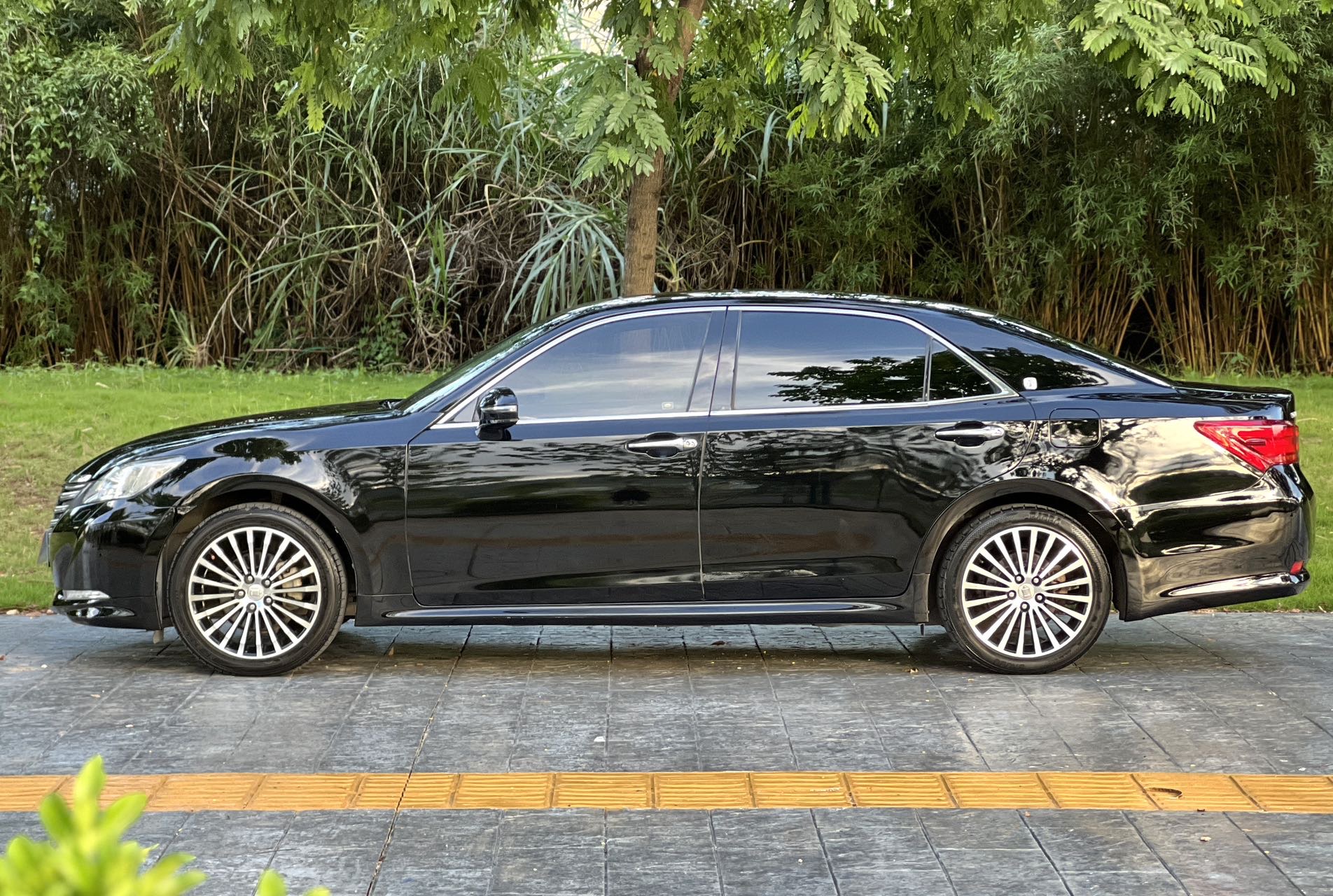 Toyota 2015 Crown 2.5 Fashion Edition