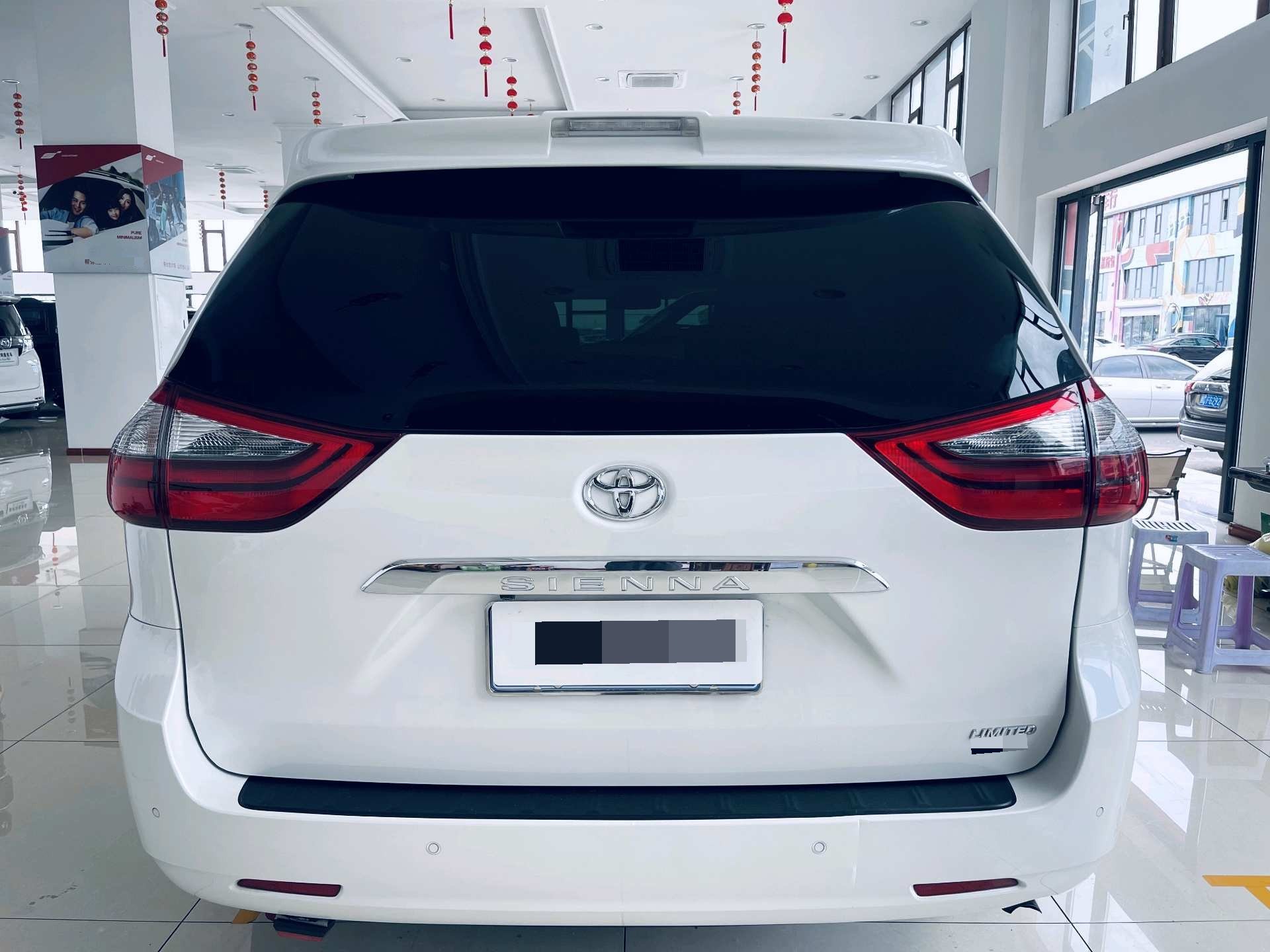 Toyota Sienna (Import) 2019 Sienna 3.5 XLE Premium AWD 7-Seat US Spec
