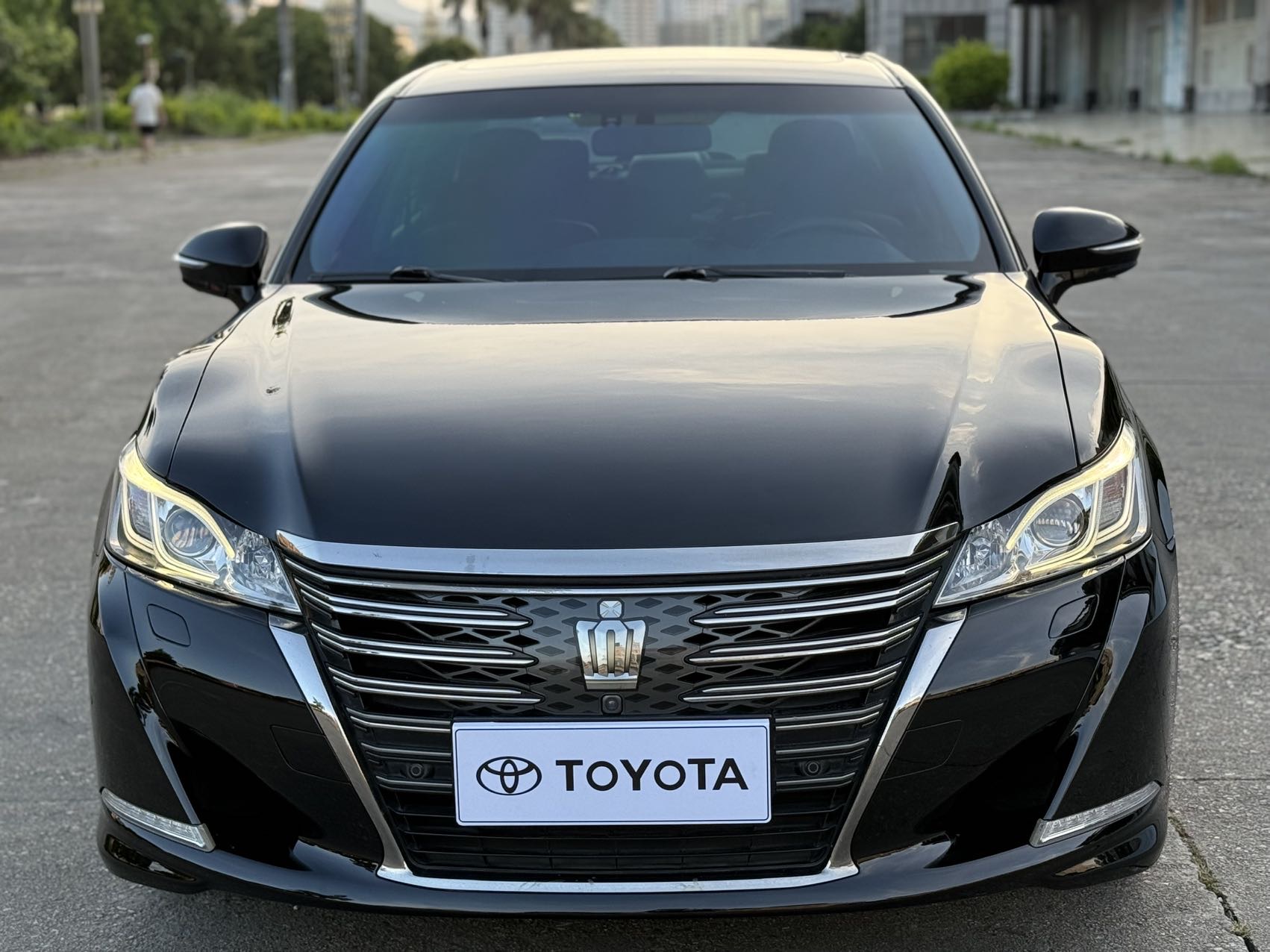 Toyota 2018 Crown 2.0T Sport