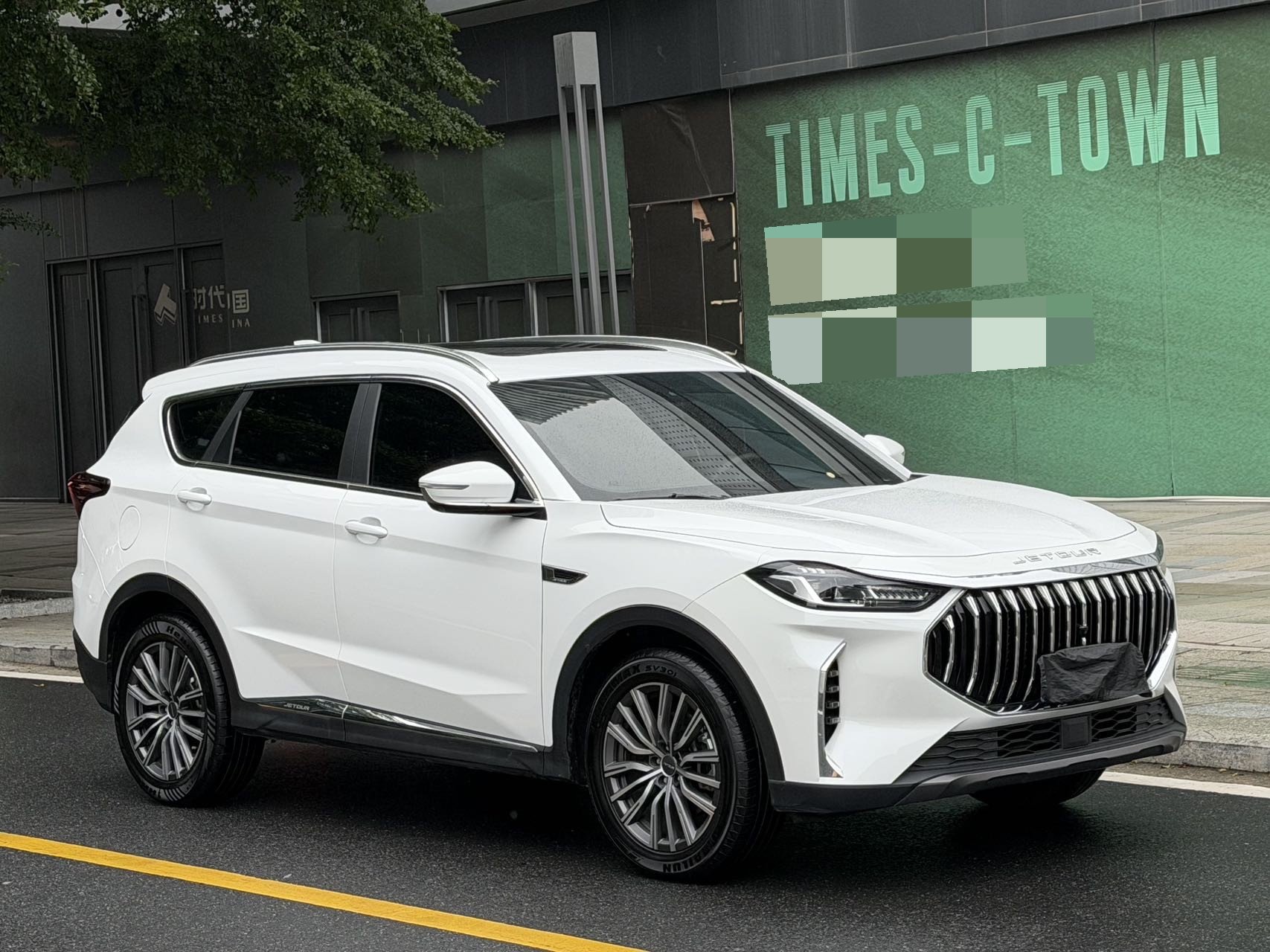 JETOUR 2025 X70 PLUS 1.5T Champion Edition MAX+ 5-Seater
