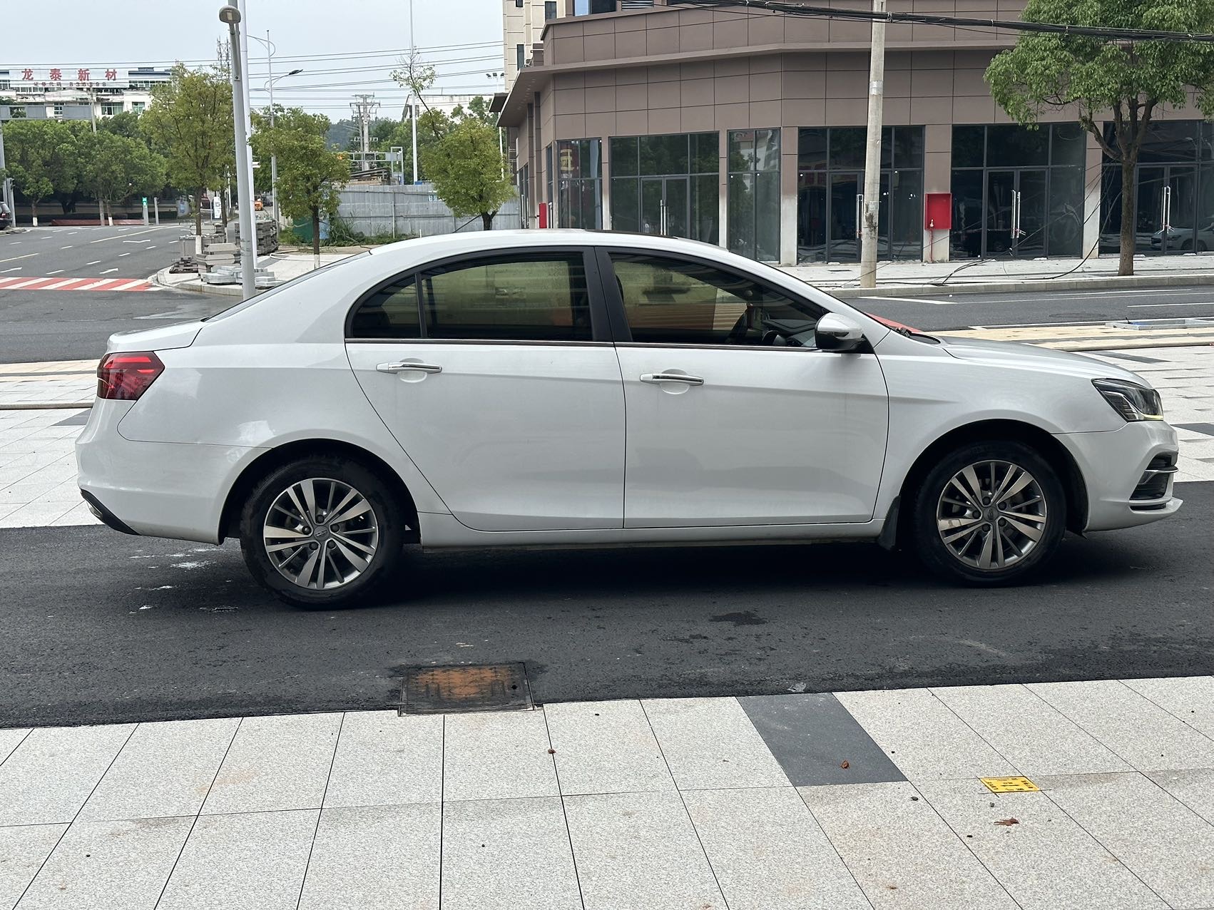 Geely 2018 Emgrand Sedan 1.5 Luxury