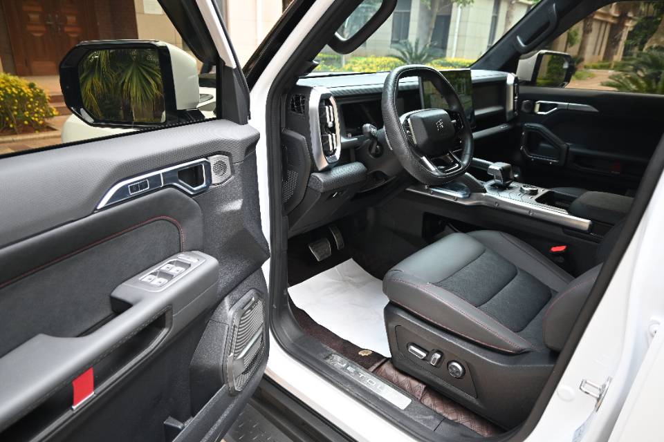 JETOUR 2024 Traveler 2.0T 4WD Silver Dragon Wings