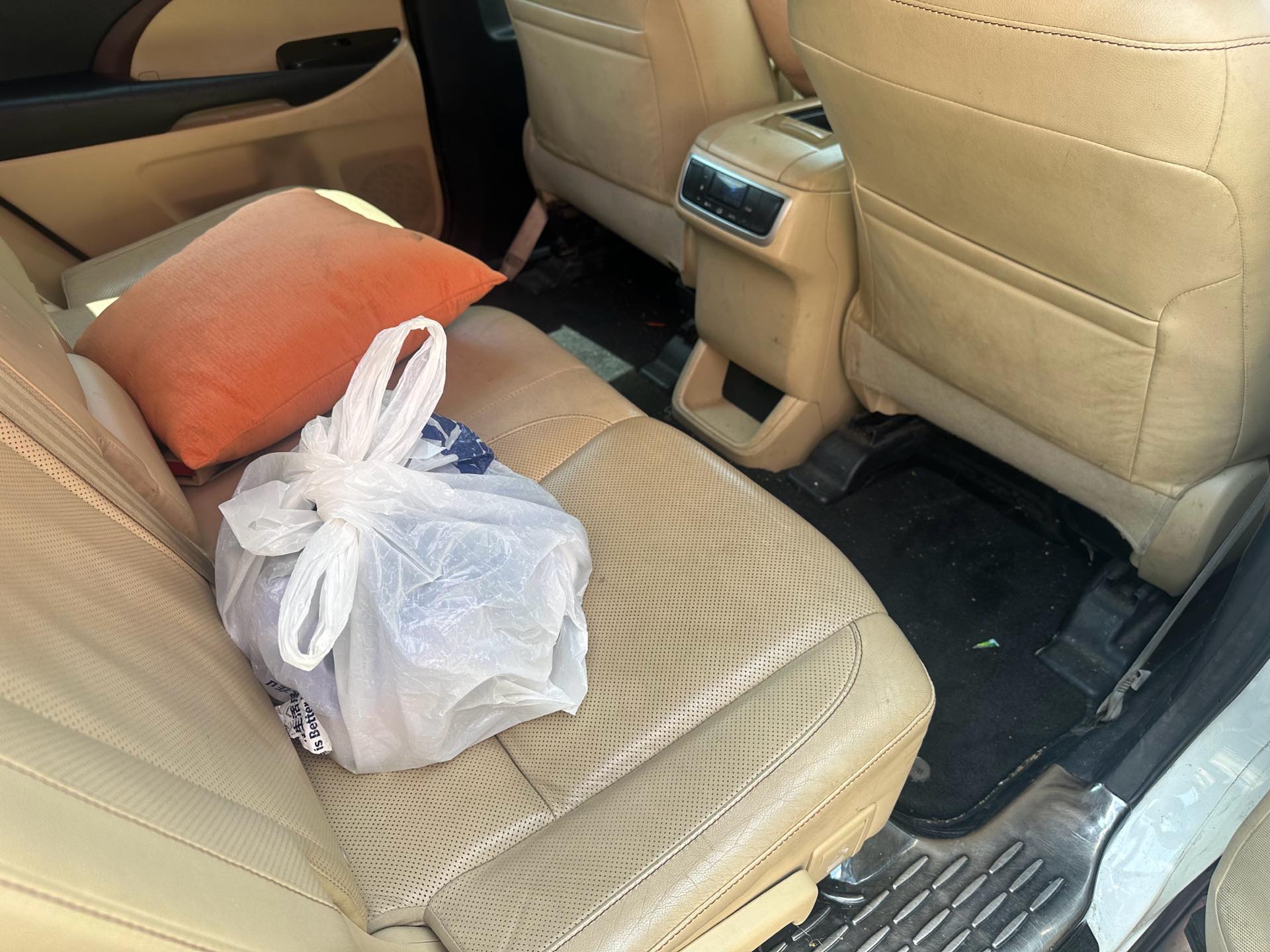 Toyota 2015 Highlander 2.0T 4WD Luxury Navigation 7-Seater