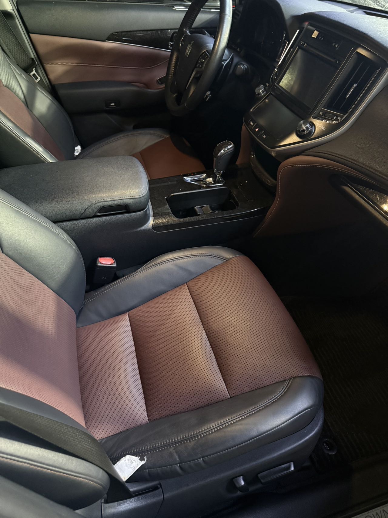 Toyota 2018 Crown 2.0T Sport