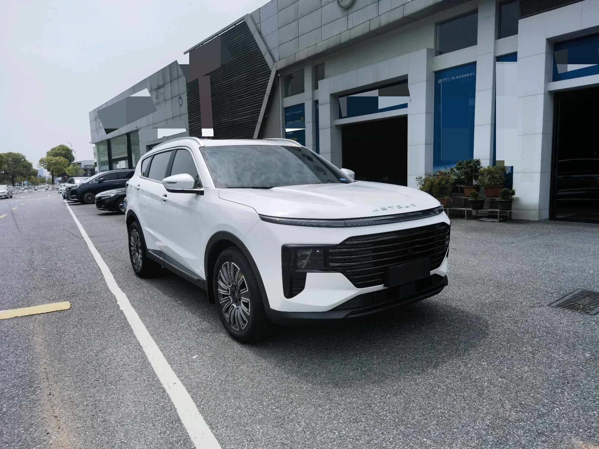 捷途 2025款 X70 PLUS 1.5T 豪华澎湃版5座